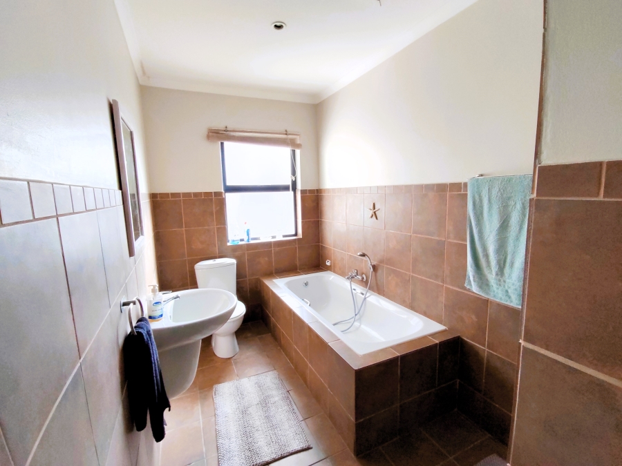 To Let 3 Bedroom Property for Rent in Shelley Point Western Cape